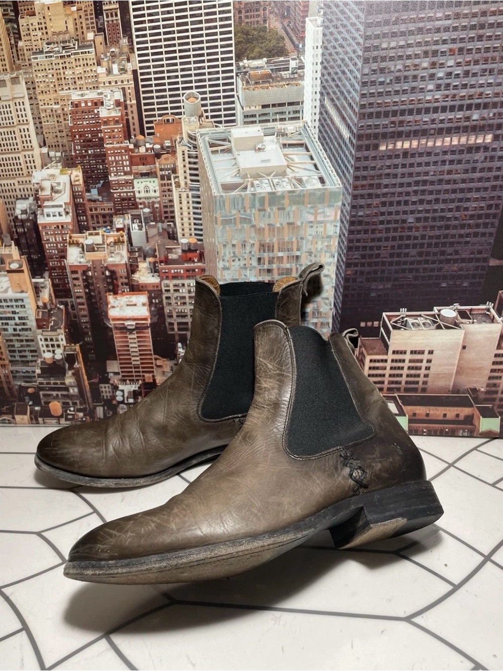 Frye Womens Size 9.5 B Melissa
Brown Leather Slip On Chelsea B...